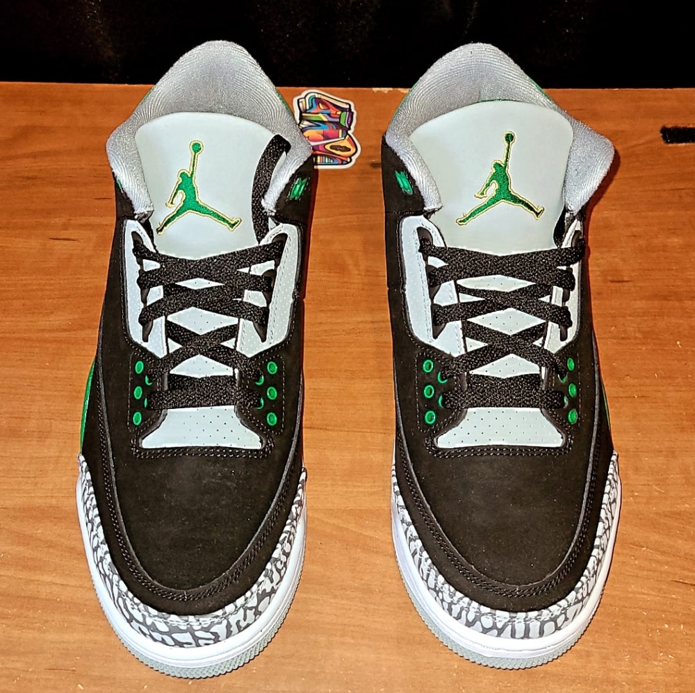 Air Jordan 3 Retro Pine Green